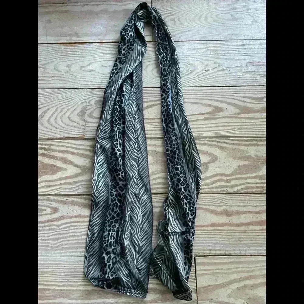 Gray animal print scarf